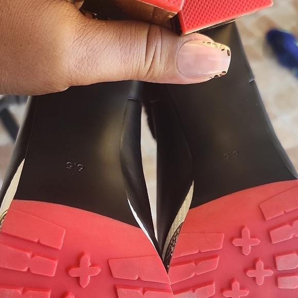 Bebe Y2k Black and Gold Lace Up Boots with Chunky Heel - Picture 10 of 10